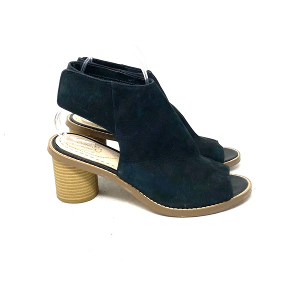 Clarks Sandals - Picture 5 of 7